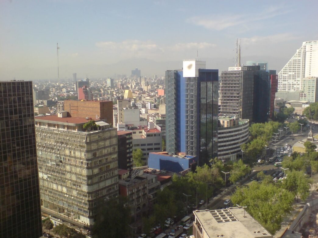 Vista de la Ciudad de Mexico desde Paseo de la Reforma